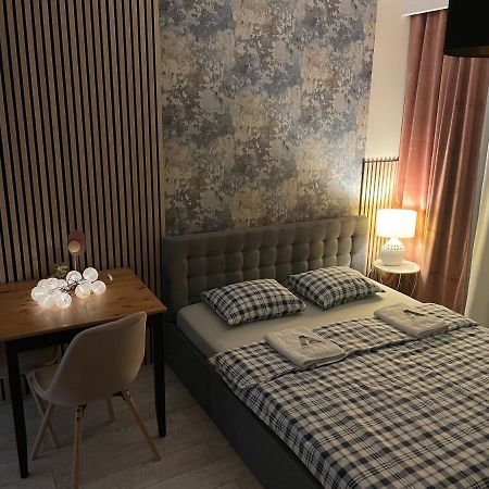 Apartament Royal Chelmonskiego Srem Luaran gambar